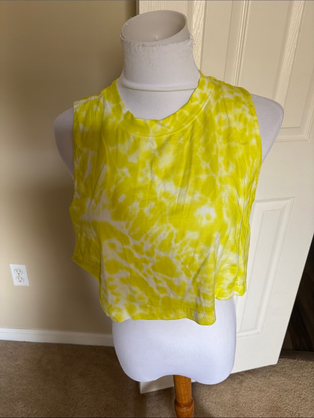 lululemon athletica Yellow and White Tie-Dye Cropped Tank